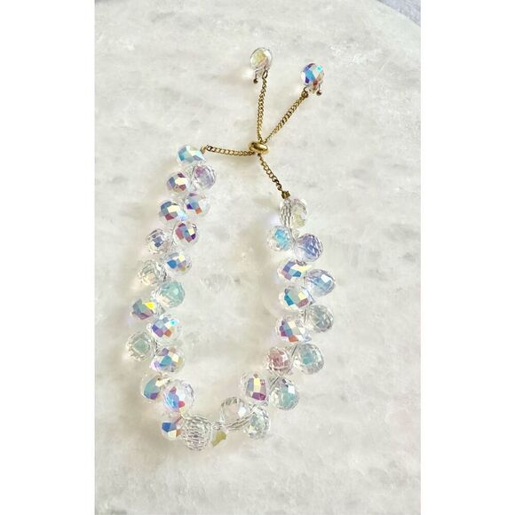 Bohemian style iridescent beaded friendship bracelet - Picture 1 of 3